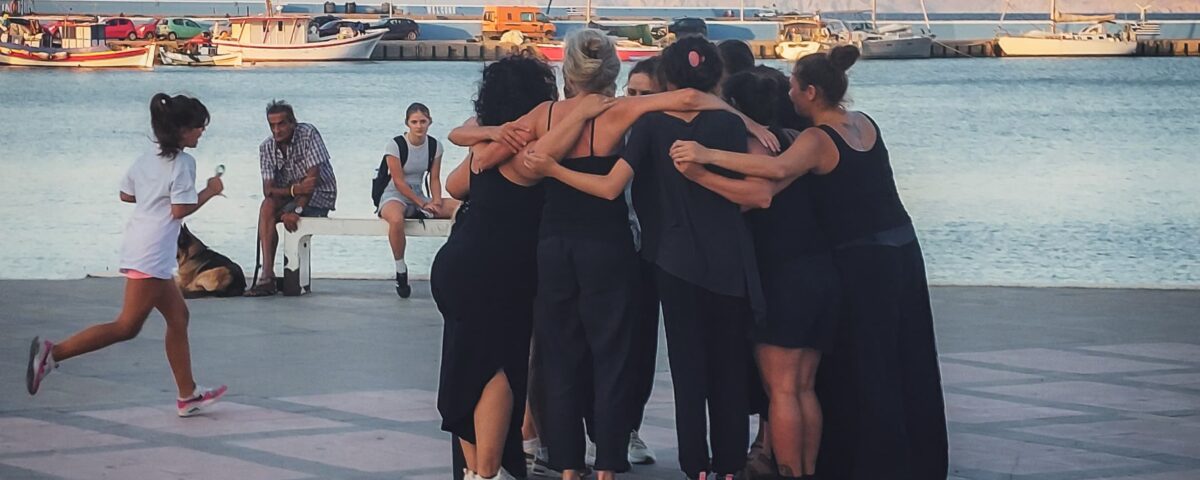 Hug collectif avant la représentation