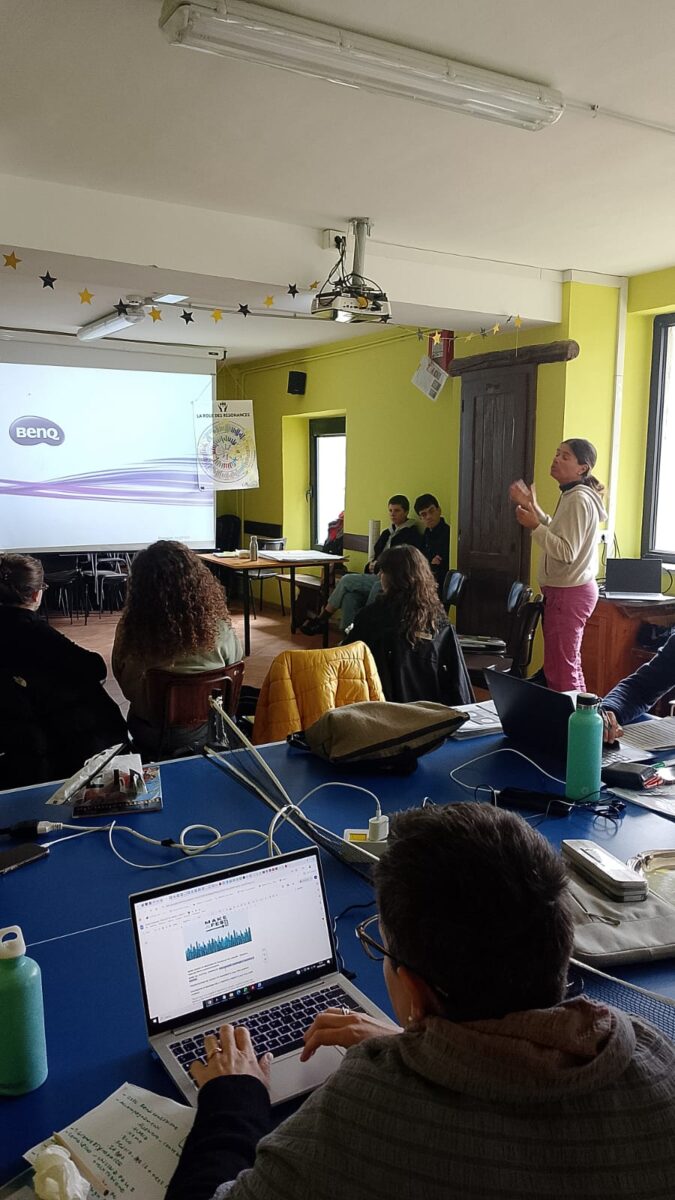 Cultures Eco-Actives transmet son expertise sur l’évaluation de l’impact des projets culturels, des propositions artistiques. Une formation en Italie auprès de jeunes étudiants.